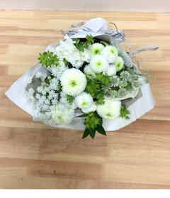 お供え花 花束 ホワイト M | 花束ならHitoHana(ひとはな)