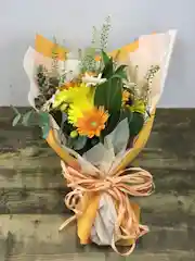 ガーベラ 花束 オレンジ S ナチュラルブーケ 花束ならhitohana ひとはな