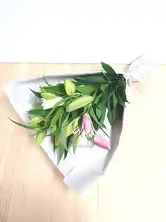 ユリの花束・ブーケ | 花束ならHitoHana（ひとはな）