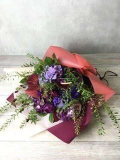 季節のおまかせ花束 11,000円 | 花束ならHitoHana(ひとはな)